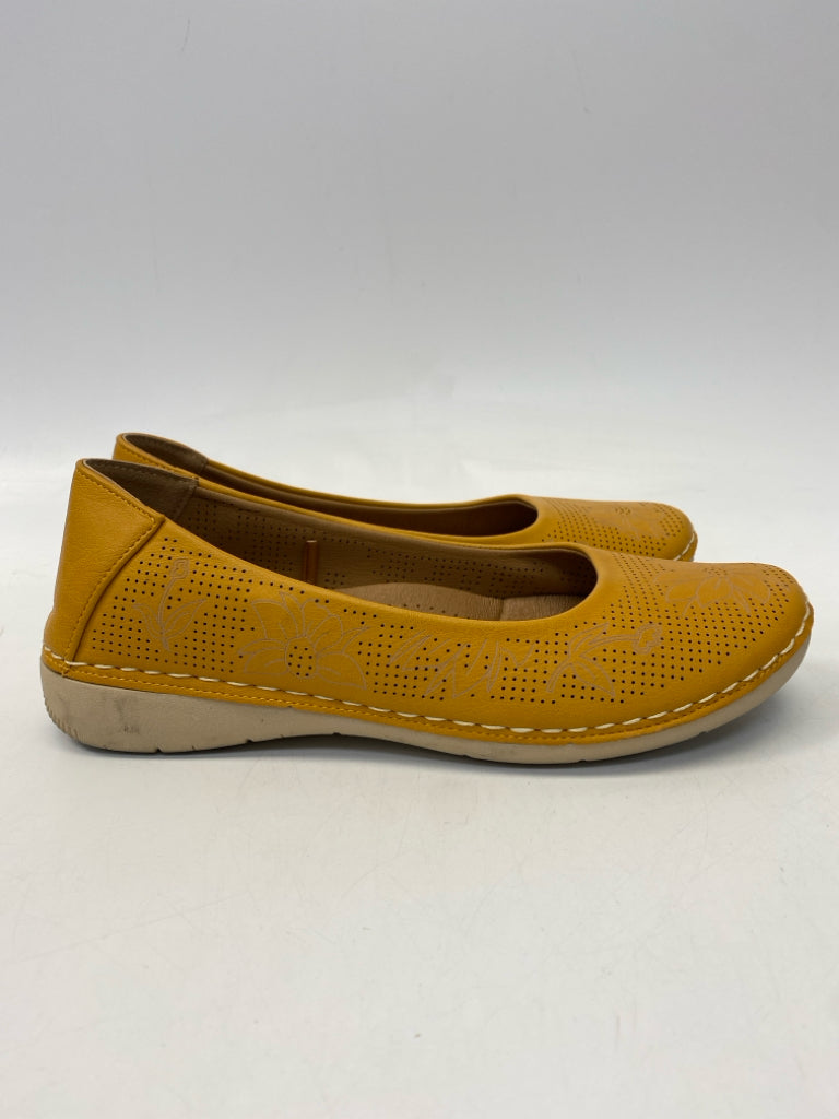 Size 8.5 Marigold Perforated Flats