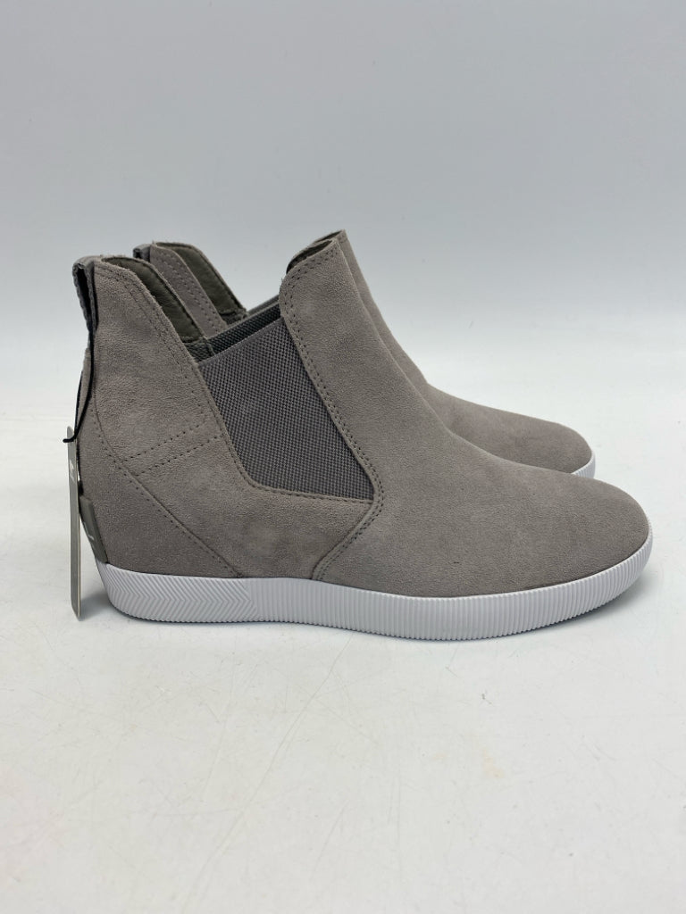 NWT Sorel  Size 9 Gray Sneakers