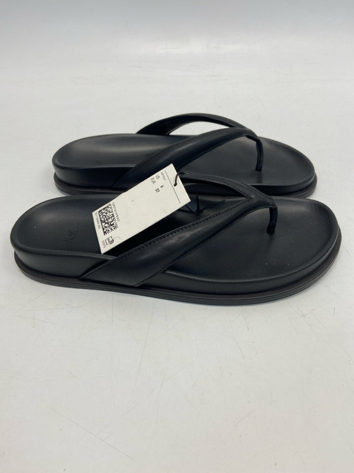 NWT H&amp;M  Size 6 Black Sandals
