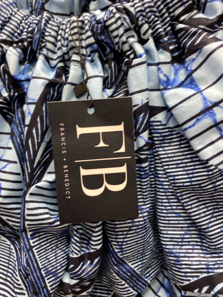 NWT Size S Blue Black Twig Cropped Ladies Top