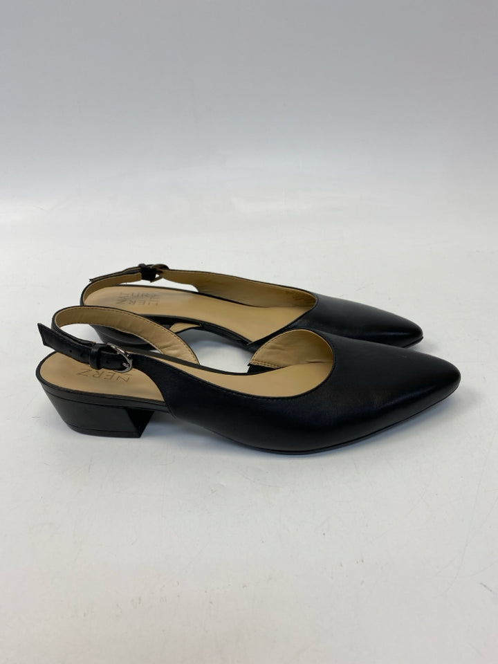 Naturalizer  Size 7.5 Black Flats