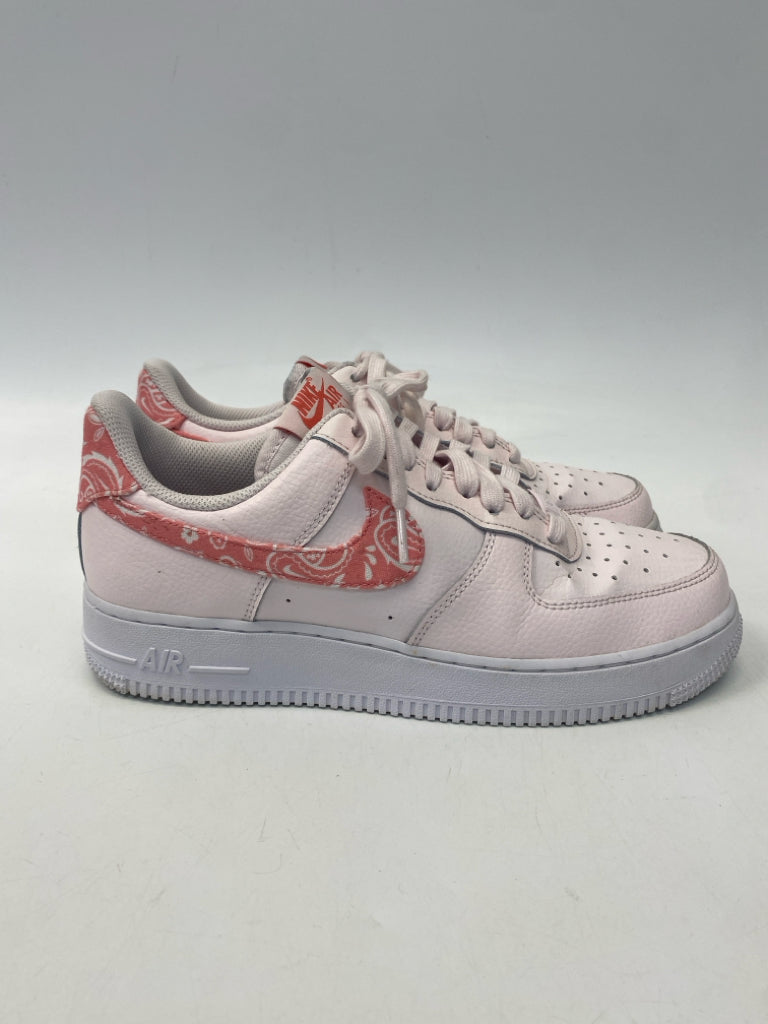 Nike  Size 9 Pink Lace-up Sneakers