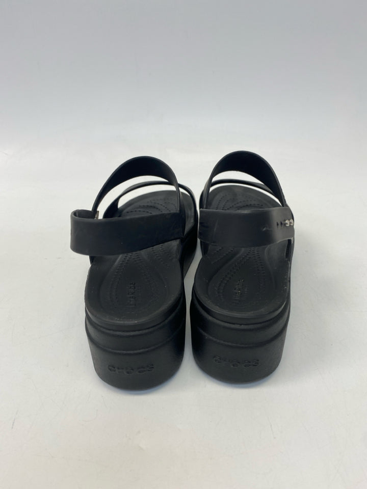 Crocs  Size 8 Black Sandals