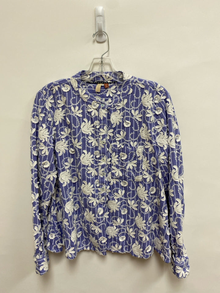 Pilcro Size XS Periwinkle White Applique Embroidered Ladies Top