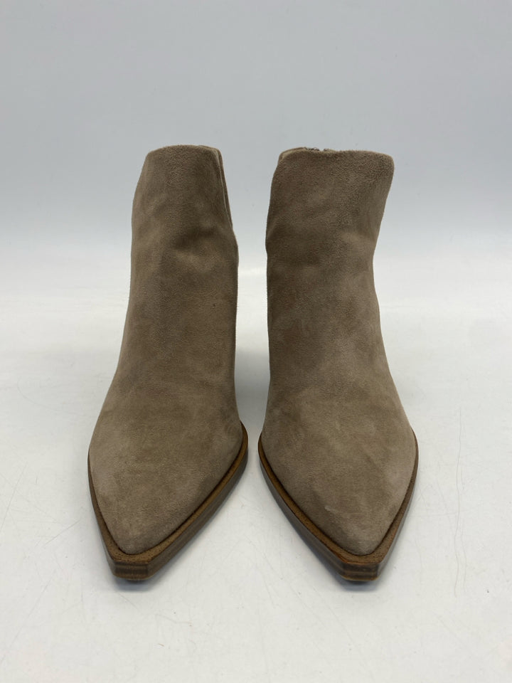 VINCE CAMUTO US Shoe Size 9 Brown Boots
