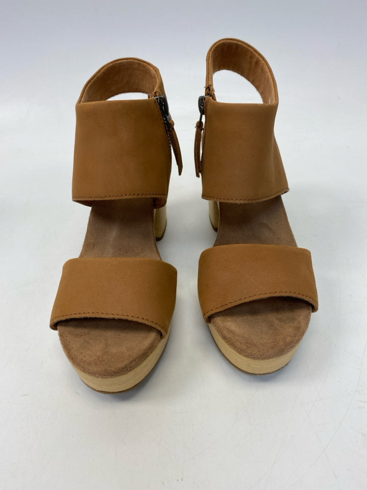 Toms  Size 6.5 Caramel Sandals