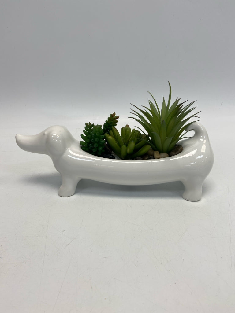 Pier 1 White/Green Dogs Floral Arrangement