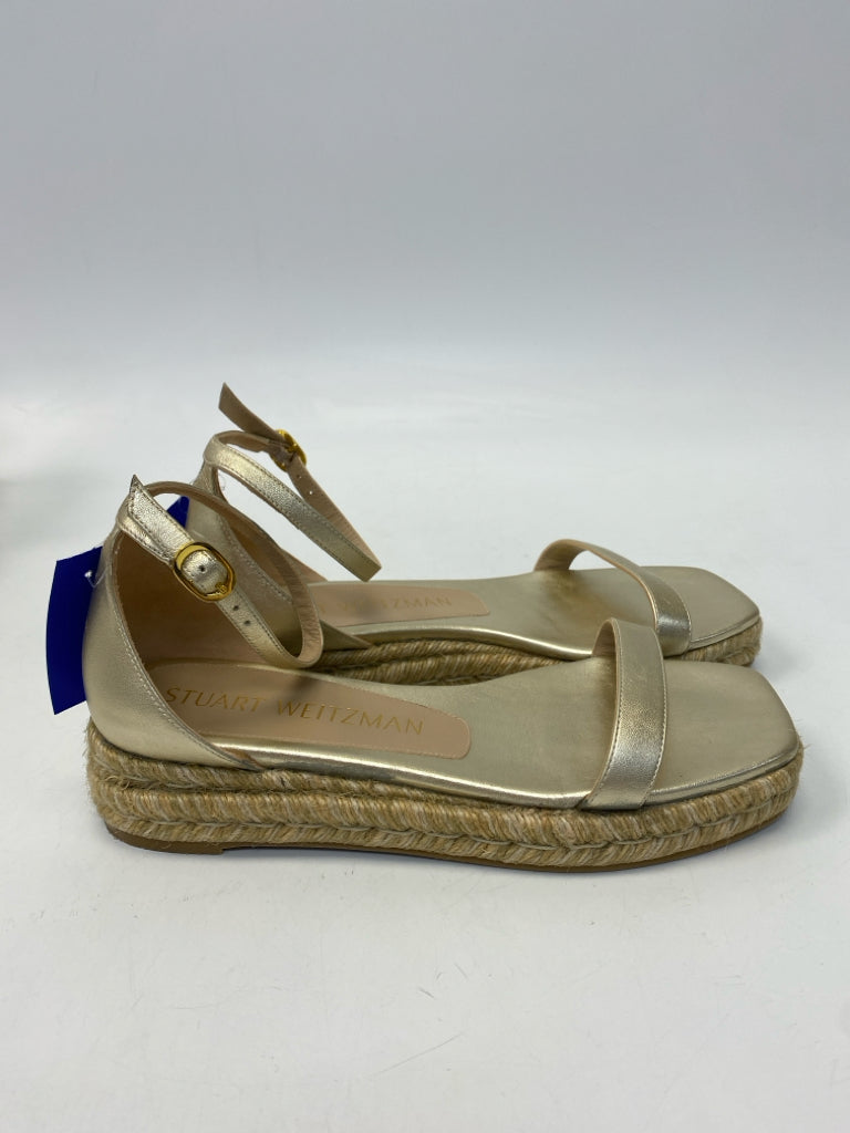 Stuart Weitzman  Size 8 Gold Sandals