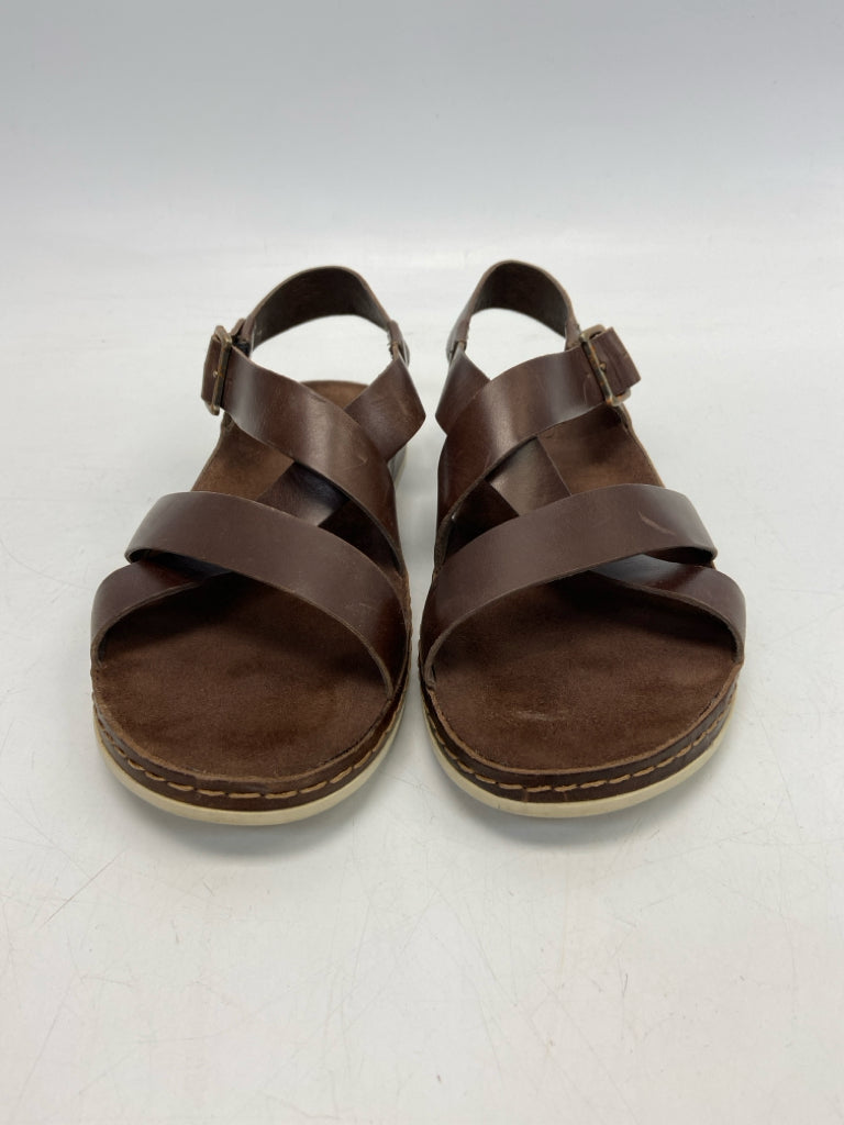 Chaco  Size 8 Dark Brown Crisscross Sandals