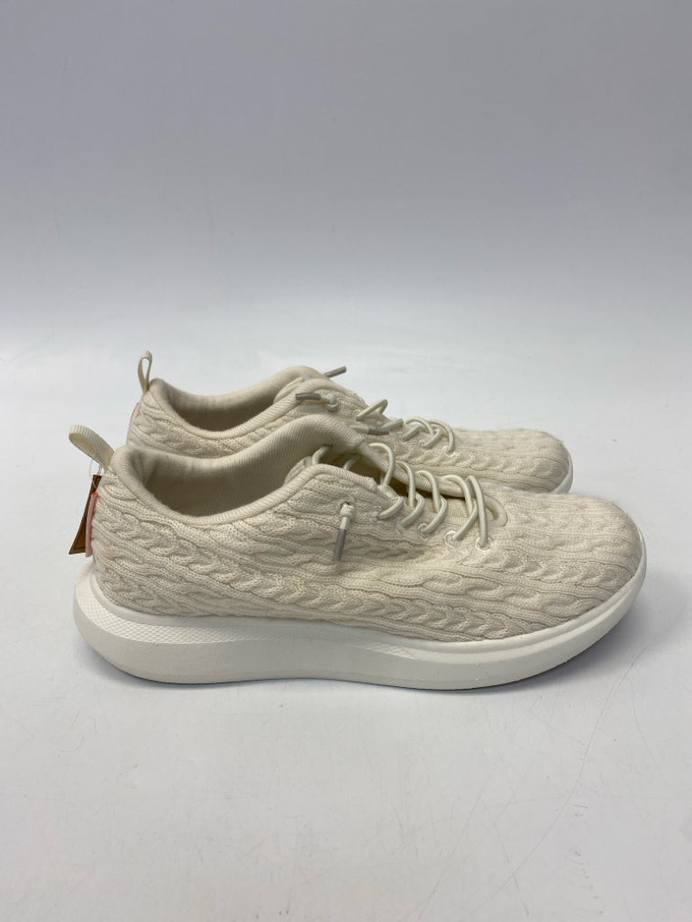 NWT  Woolloomooloo Size 39 Cream Lace Wool Sneakers