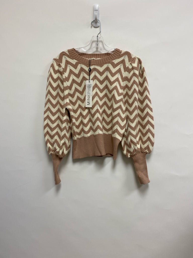 NWT MINKPINK Size S White Beige Zig Zag Ladies Sweater