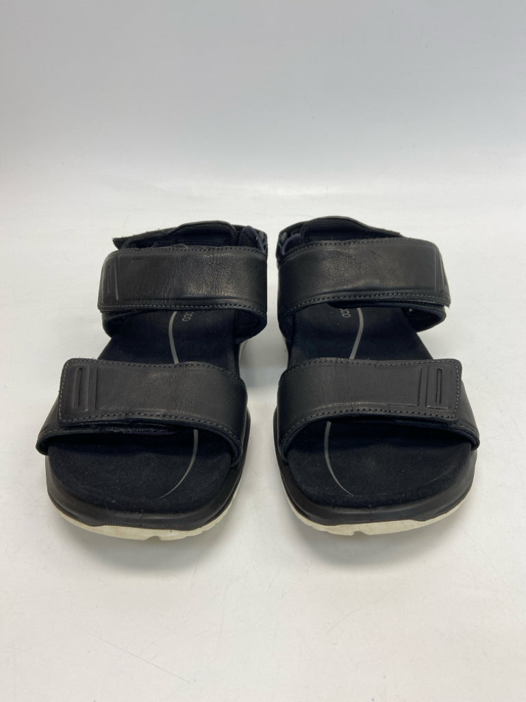 Ecco  Size 10 Sandals