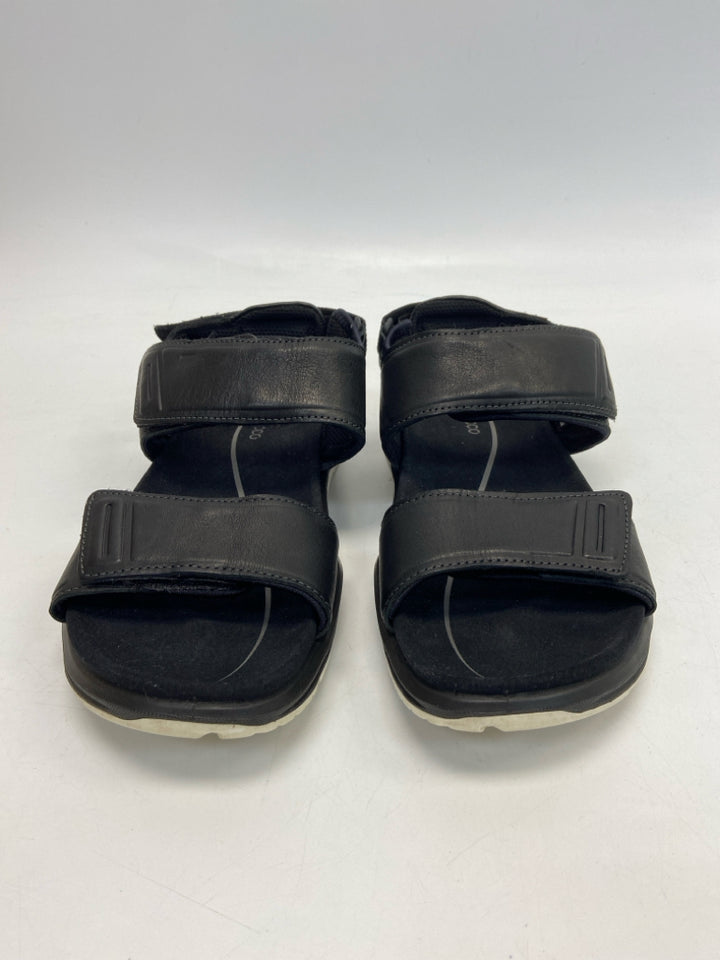 Ecco  Size 10 Sandals