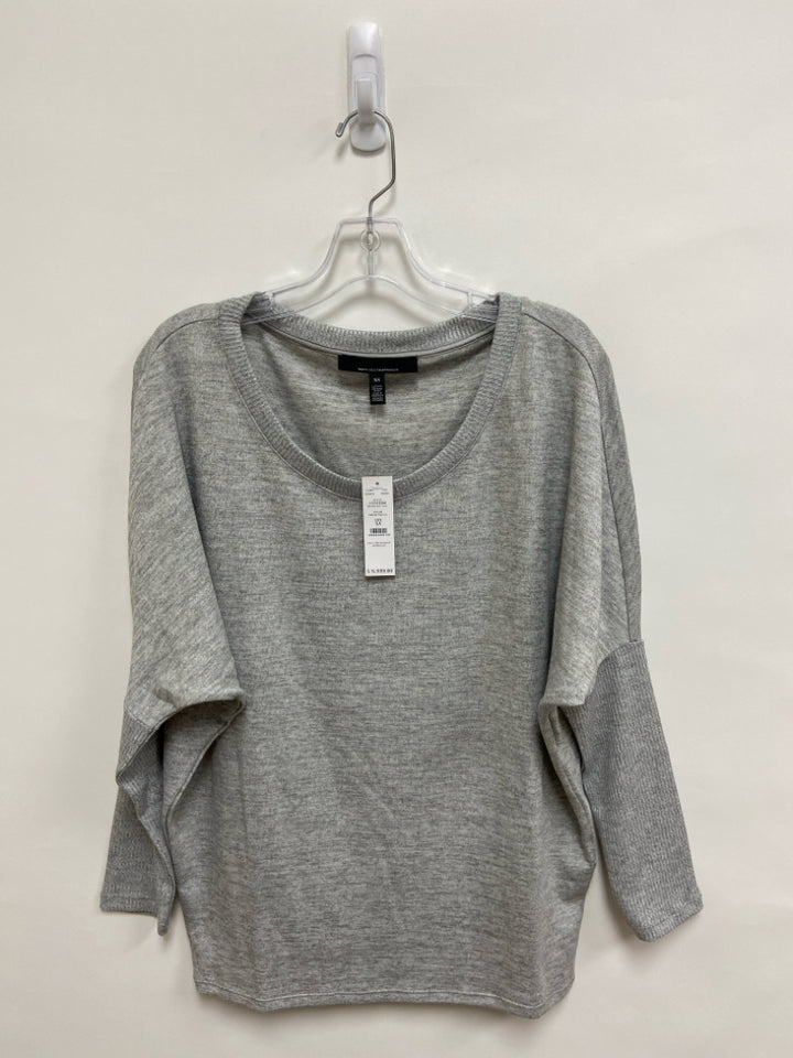 NWT Wht House/Blk Mkt Size XS Gray Tunic Ladies Sweater