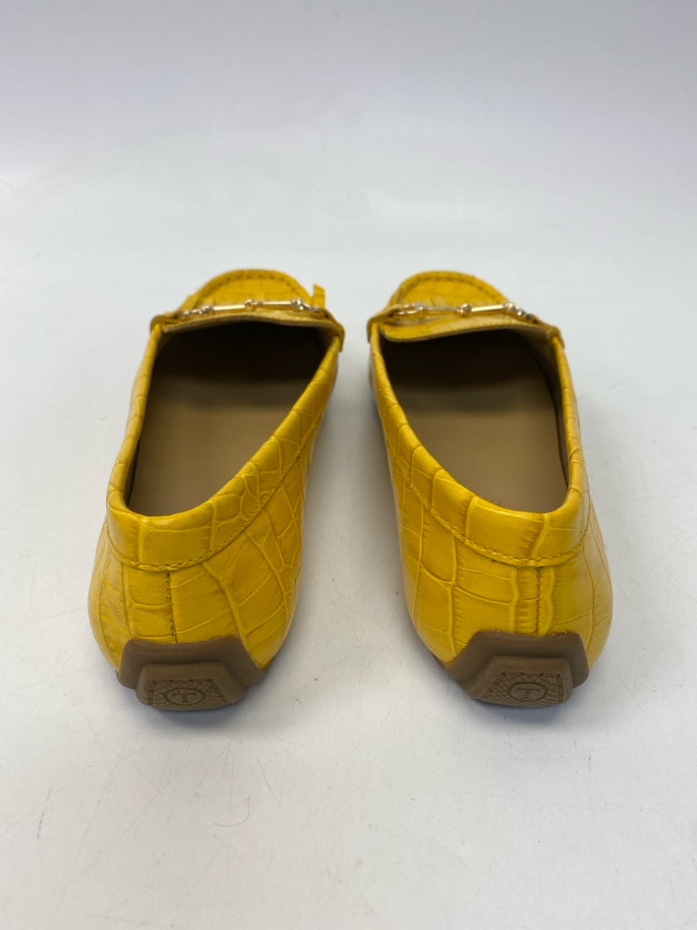 NWOT Talbots  Size 7 Yellow Embossed Flats