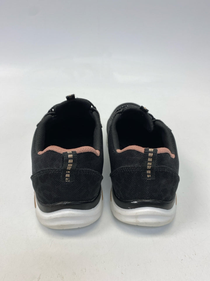 Skechers  Size 6.5 Black Sneakers