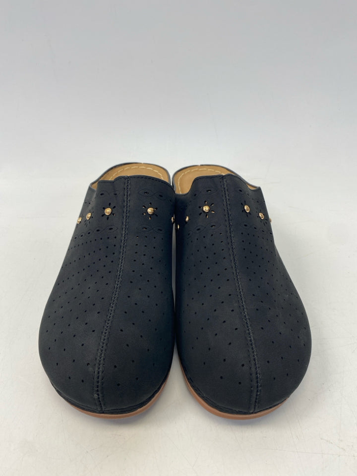 EU Shoe Size 40 Black Perforated Clogs