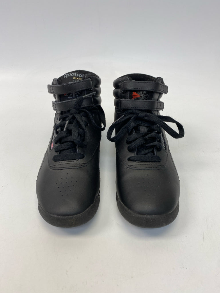 Reebok  Size 7.5 Black Lace-up Sneakers