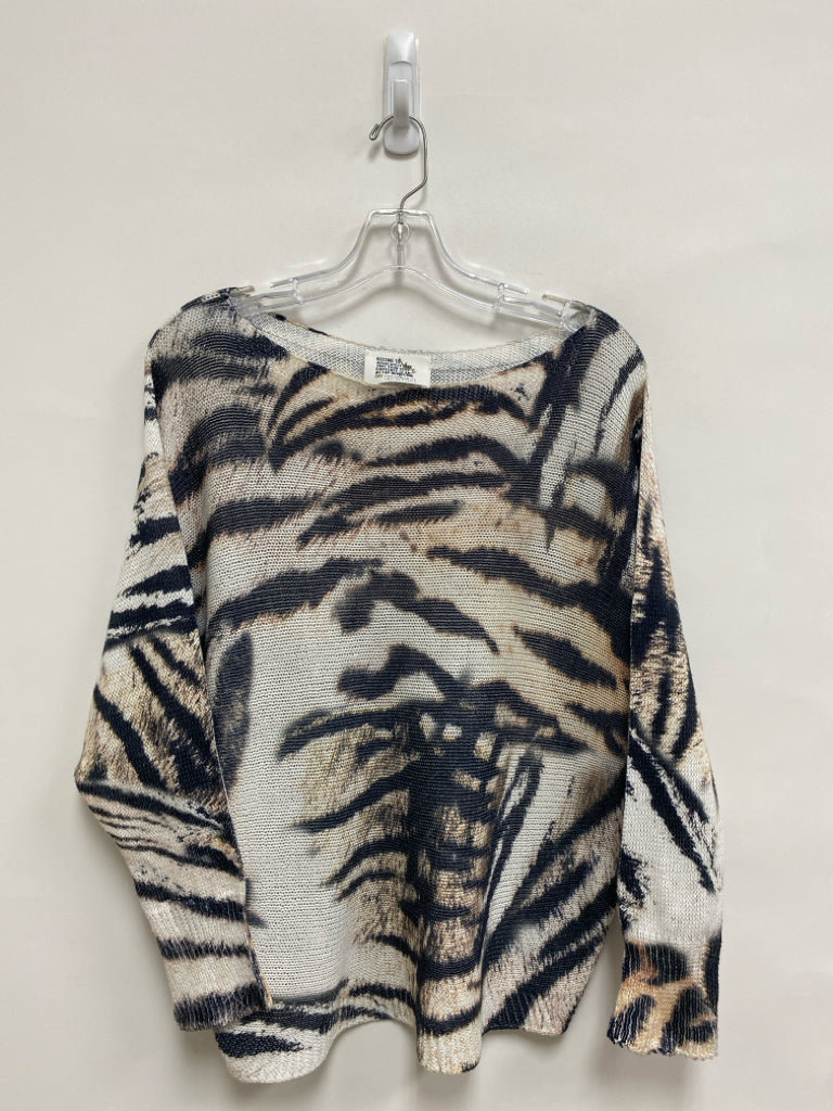 Size 8 White Tan/Black Abstract Ladies Sweater