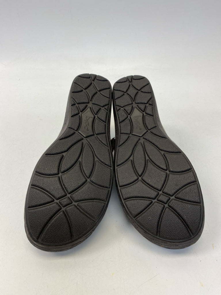 NWOT b.o.c. US Shoe Size 9 Brown Flats