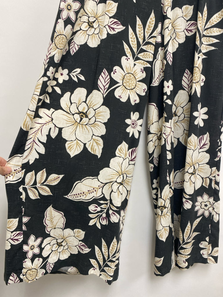 NWT Torrid Size 0R Charcoal Cream/Tan Flowers Wide Leg Ladies Pants