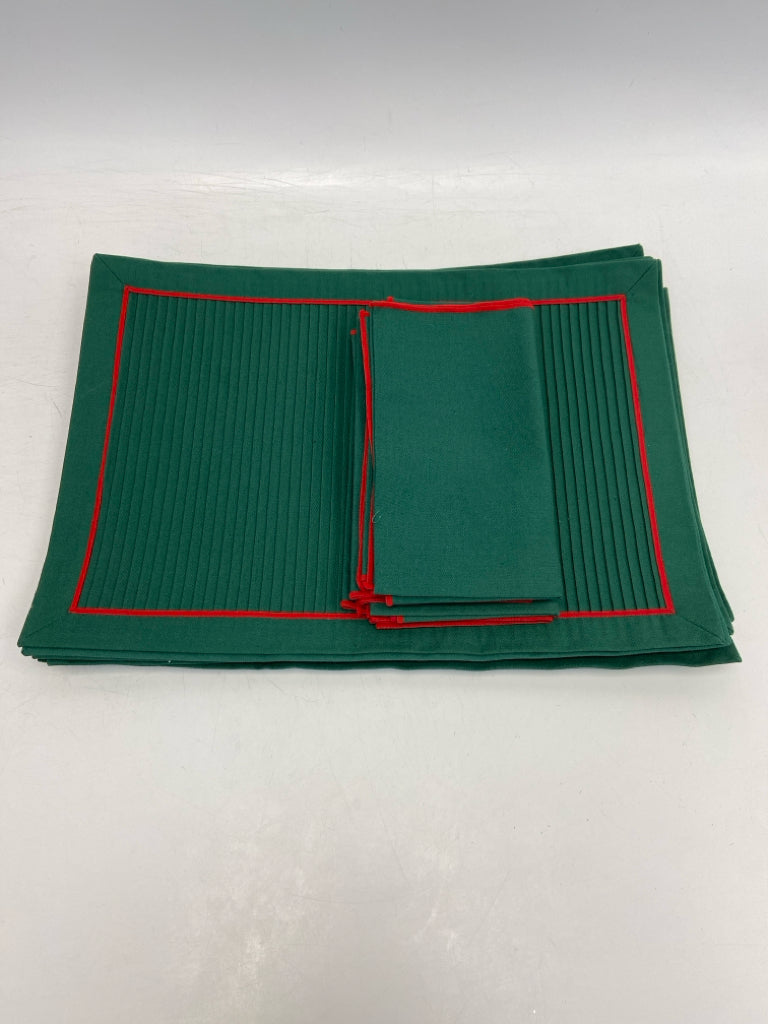 Green Red Trimmed Christmas