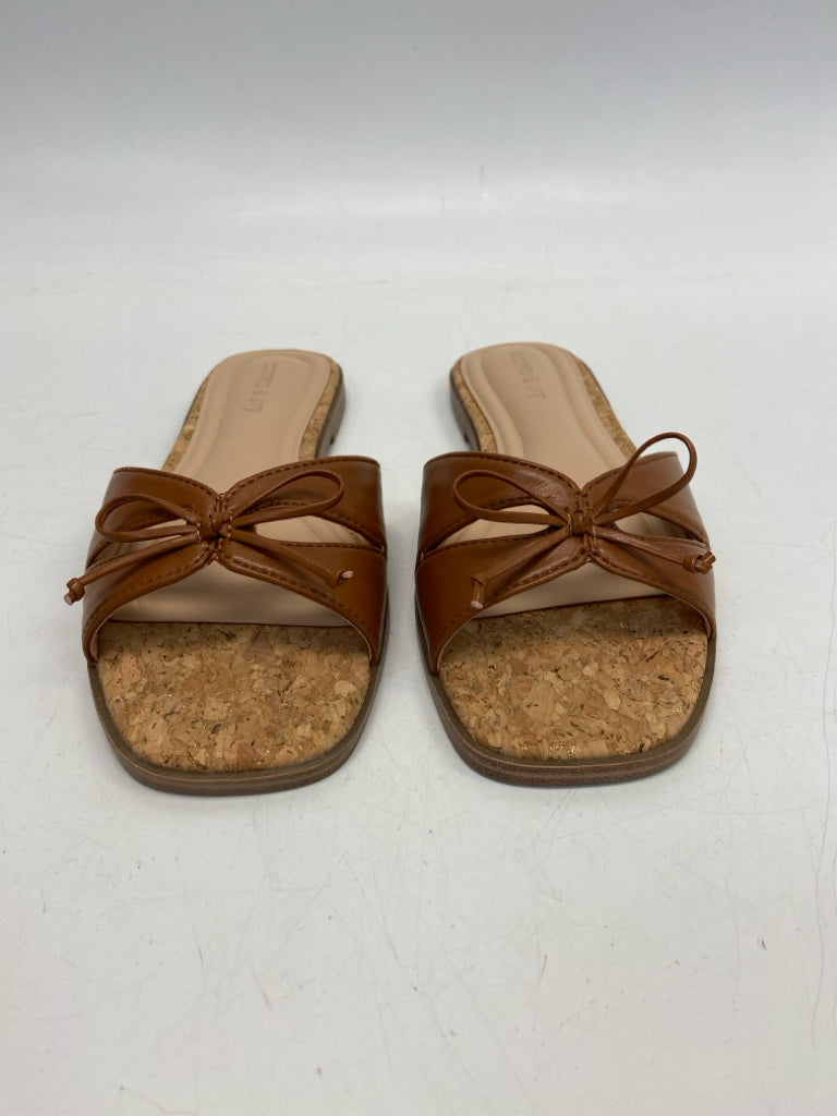 NWOT Crown &amp; Ivy  Size 6 Cognac Bow(s) Sandals