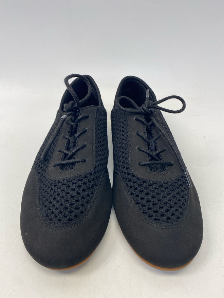 NWOT Vivaia EU Shoe Size 40 US Shoe Size 9 Black Lace-up Mesh Sneakers