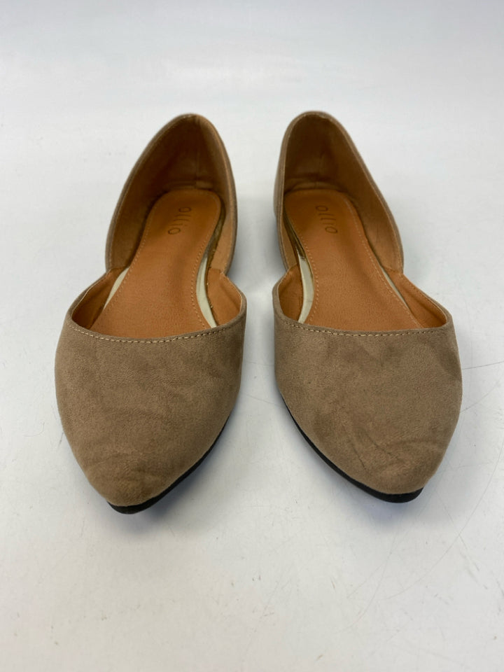 NWOT US Shoe Size 8.5 Brown Flats