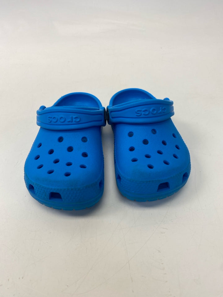 Crocs SIZE 8 Blue Girl&