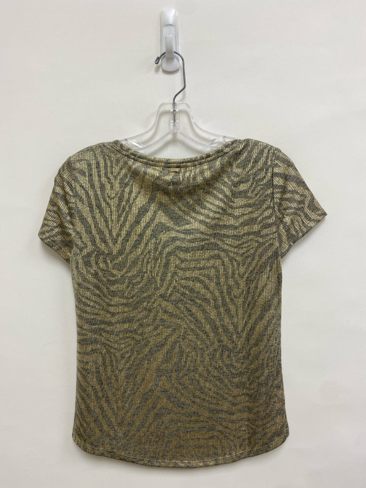 NWT Wht House/Blk Mkt Size XS Gold Gray Animal Print V Neck Ladies Top