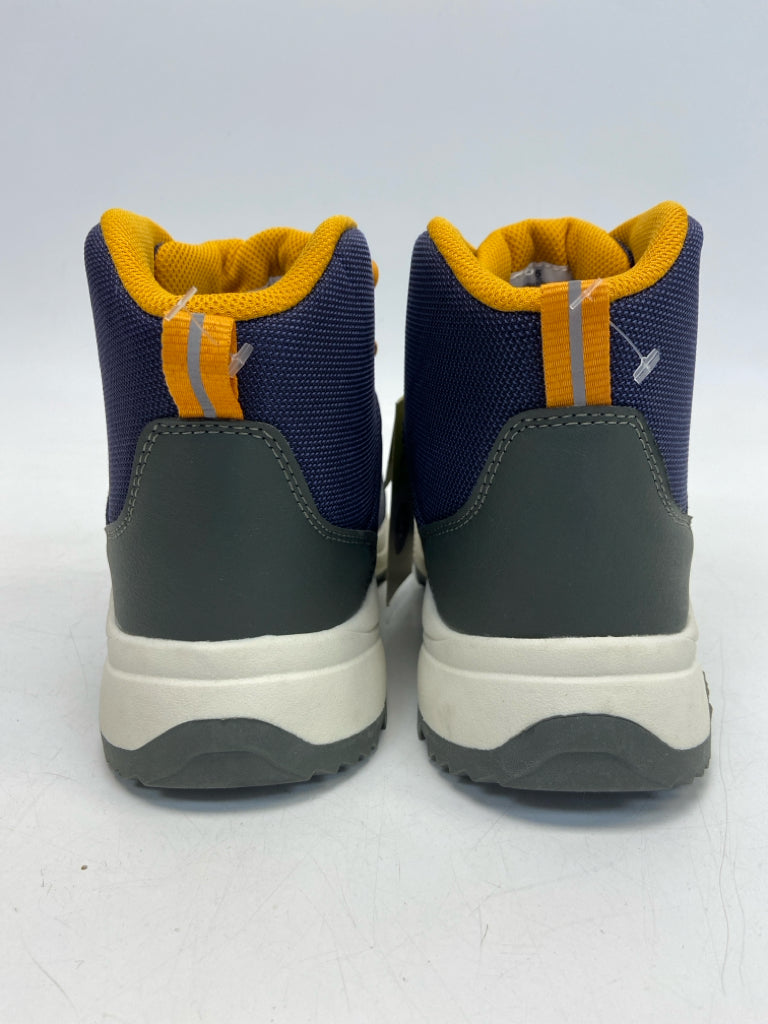 all in motion SIZE 6 Navy Gold Lace-Up Boy&