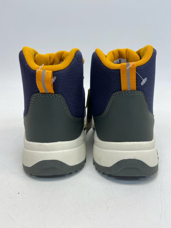 all in motion SIZE 6 Navy Gold Lace-Up Boy&