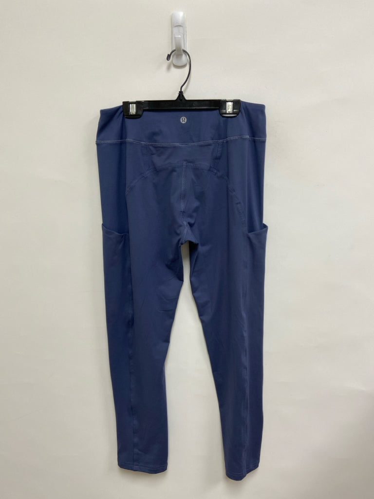 Lululemon Size 6 Blue Cropped Athletic Leggings