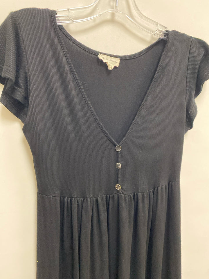 See You Monday Size M Black Ribbed V Neck Ladies Dress