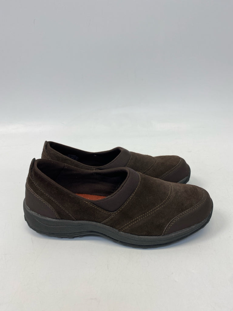 Easy Spirit  Size 8 Dark Brown Suede Flats