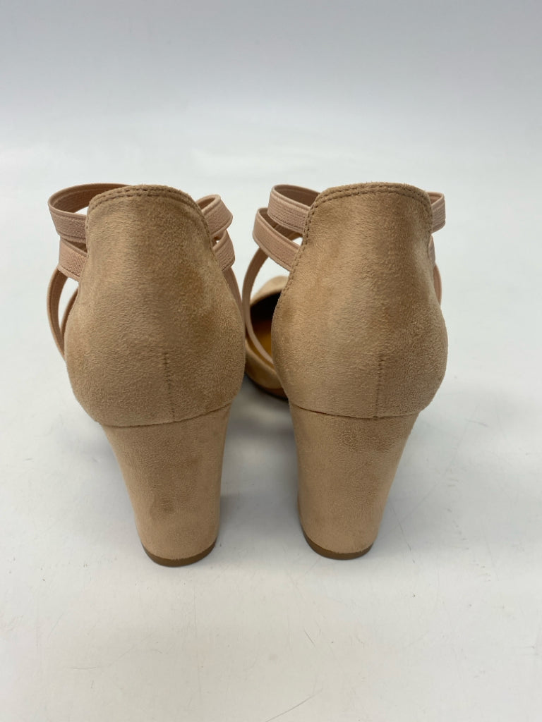 Size 7 Pale Peach Heels