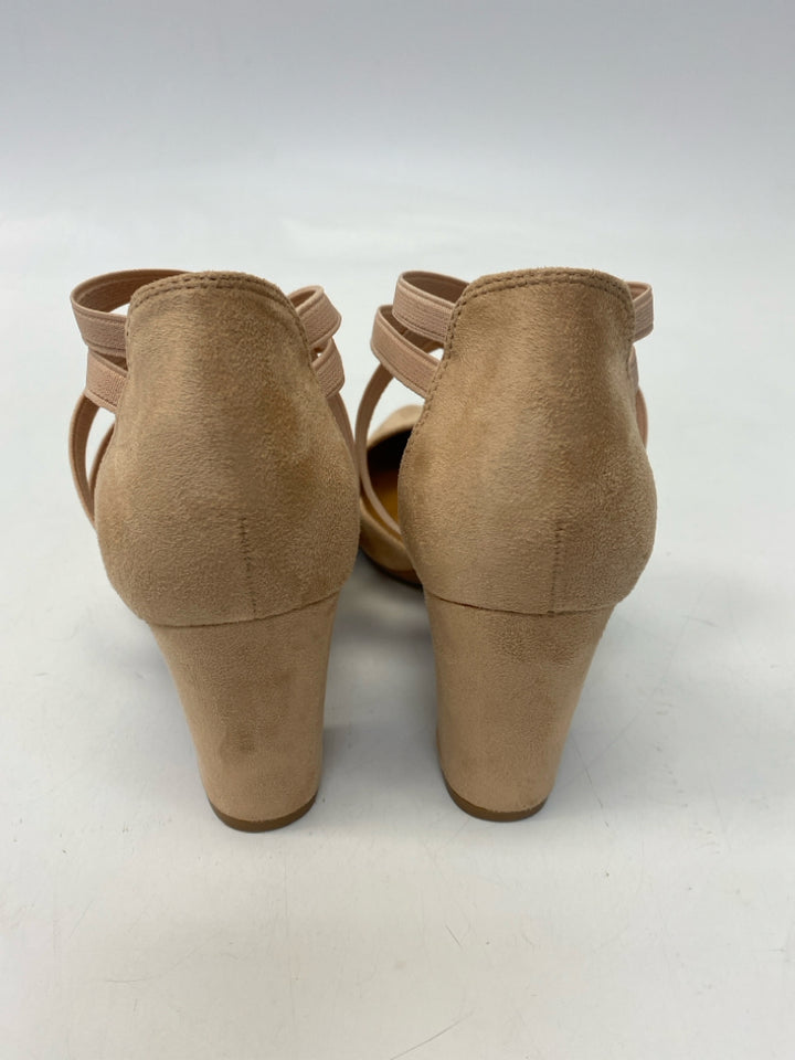 Size 7 Pale Peach Heels