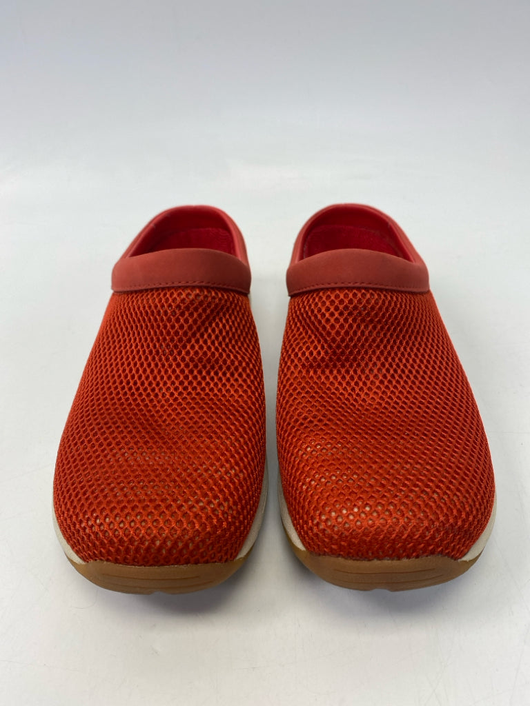 Merrell  Size 9.5 Red Perforated Knit Clogs