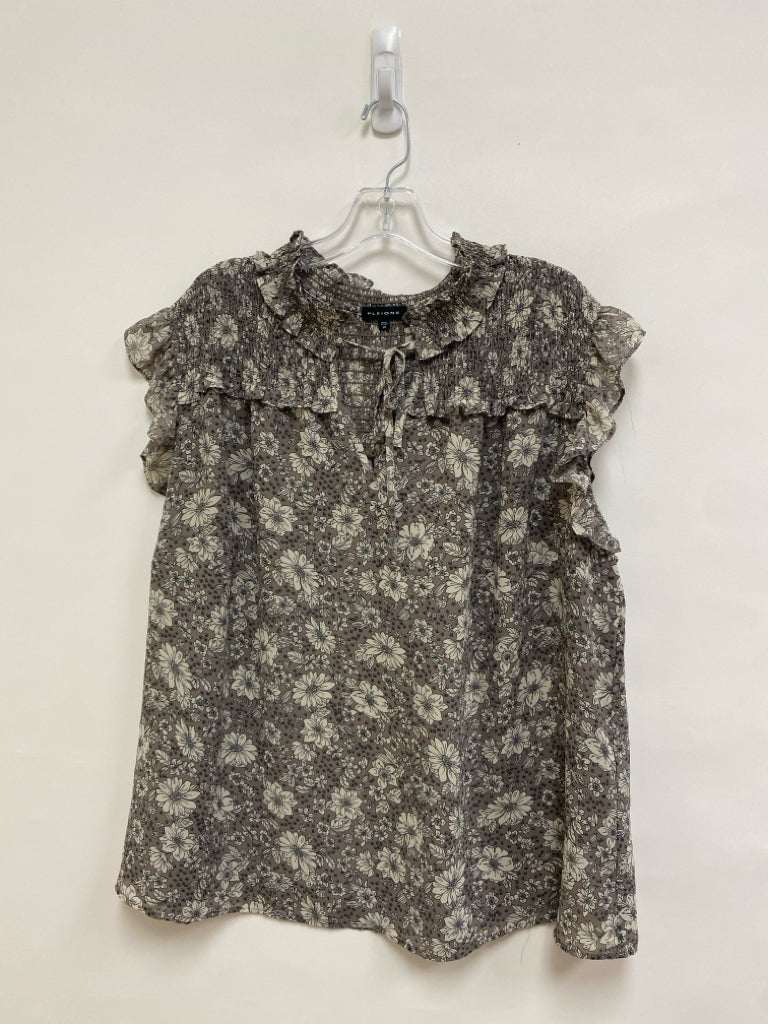 Pleione  SIZE  1X Taupe Pale Gray Flowers Plus Size Top