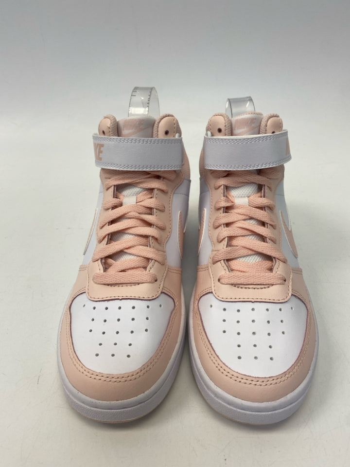 NWOT Nike SIZE 5.5 Peach White Lace-Up Girl&