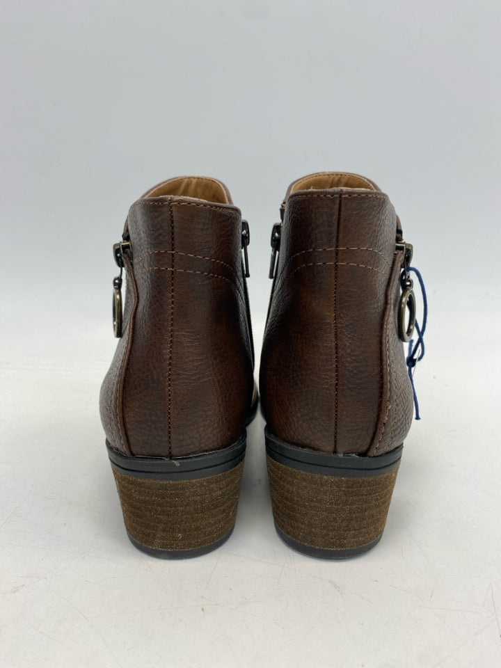 NWT White Mountain  Size 7.5 Brown Boots