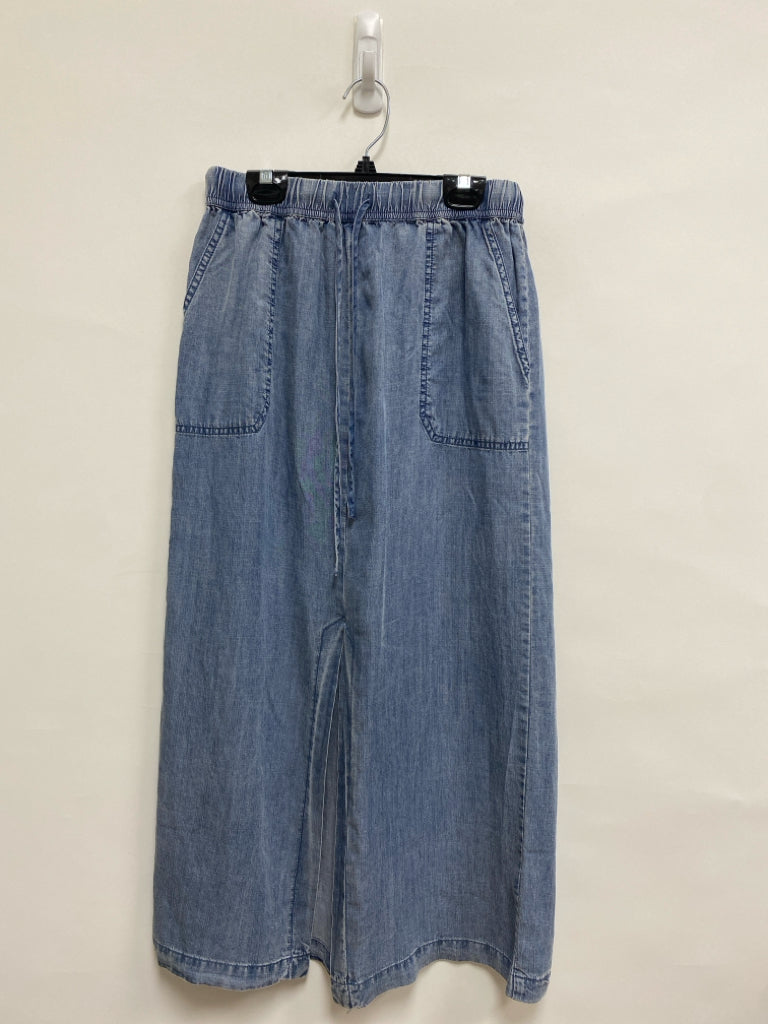 For the Republic Size S Light Blue Chambray Ladies Skirt