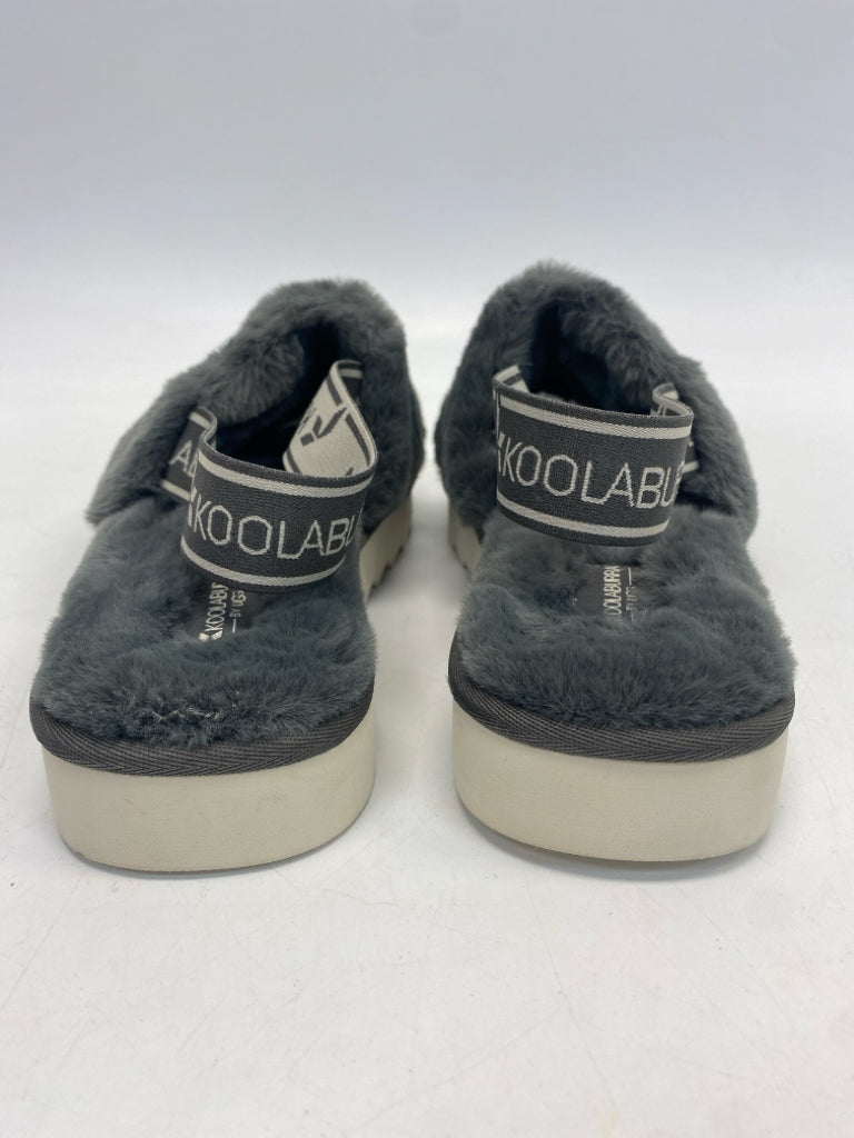 UGG US Size 8 Gray Slippers