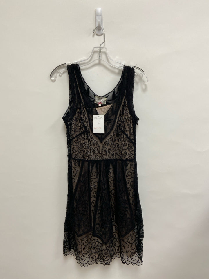 NWT Yoana Baraschi Size 6 Black Beige Lace Sleeveless Ladies Dress