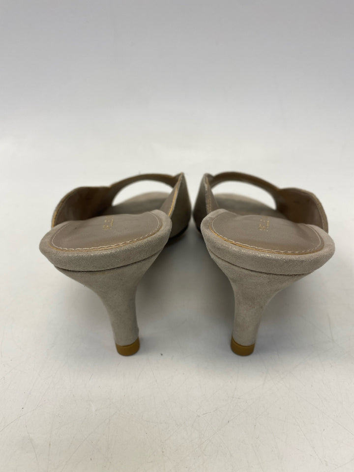 NWOT US Shoe Size 7 Cream Shimmery Heels