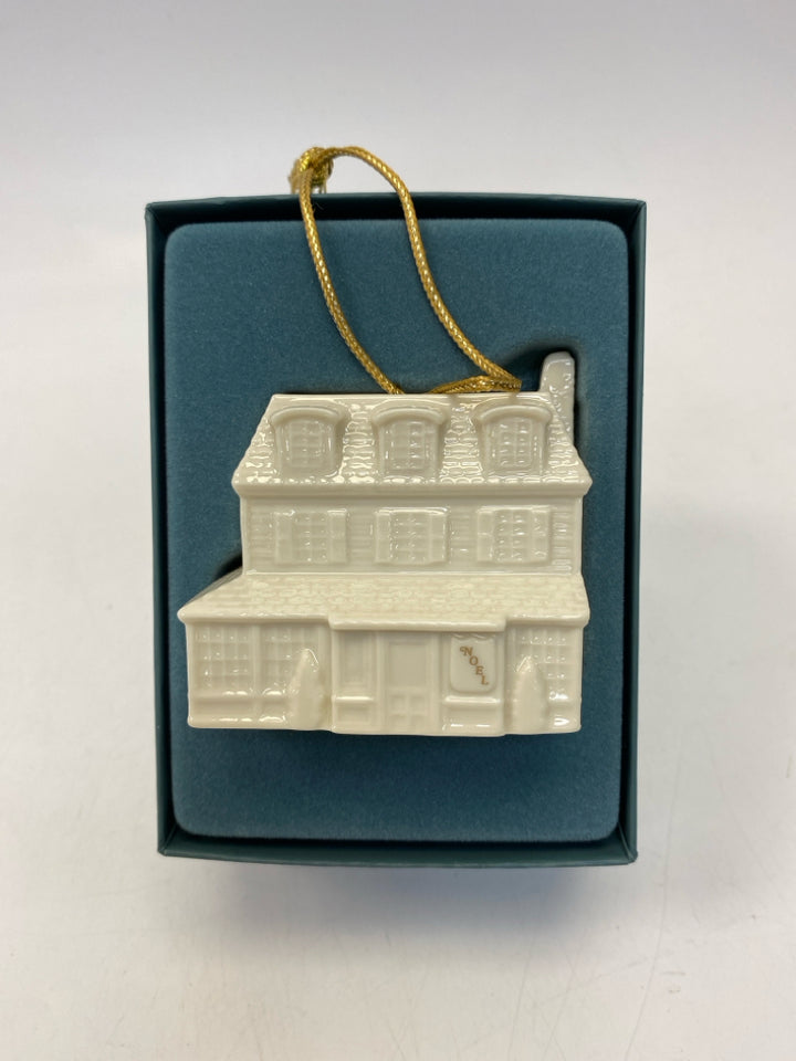 Lenox  Ornament Village Inn