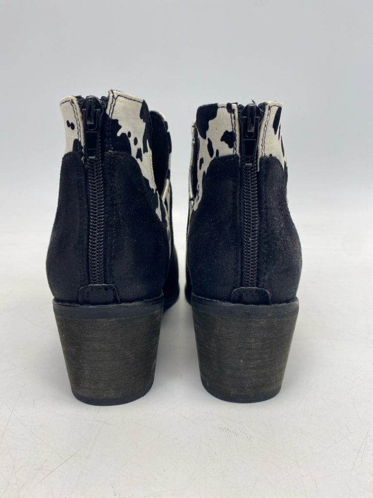 Pierre Dumas US Shoe Size 7.5 Black White Animal Print Boots