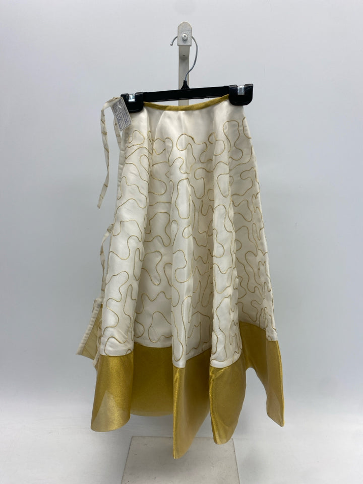 NWT Gold Cream Christmas