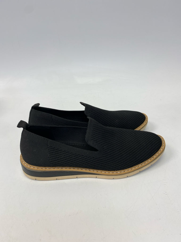Taryn Rose  Size 9 Black Sneakers
